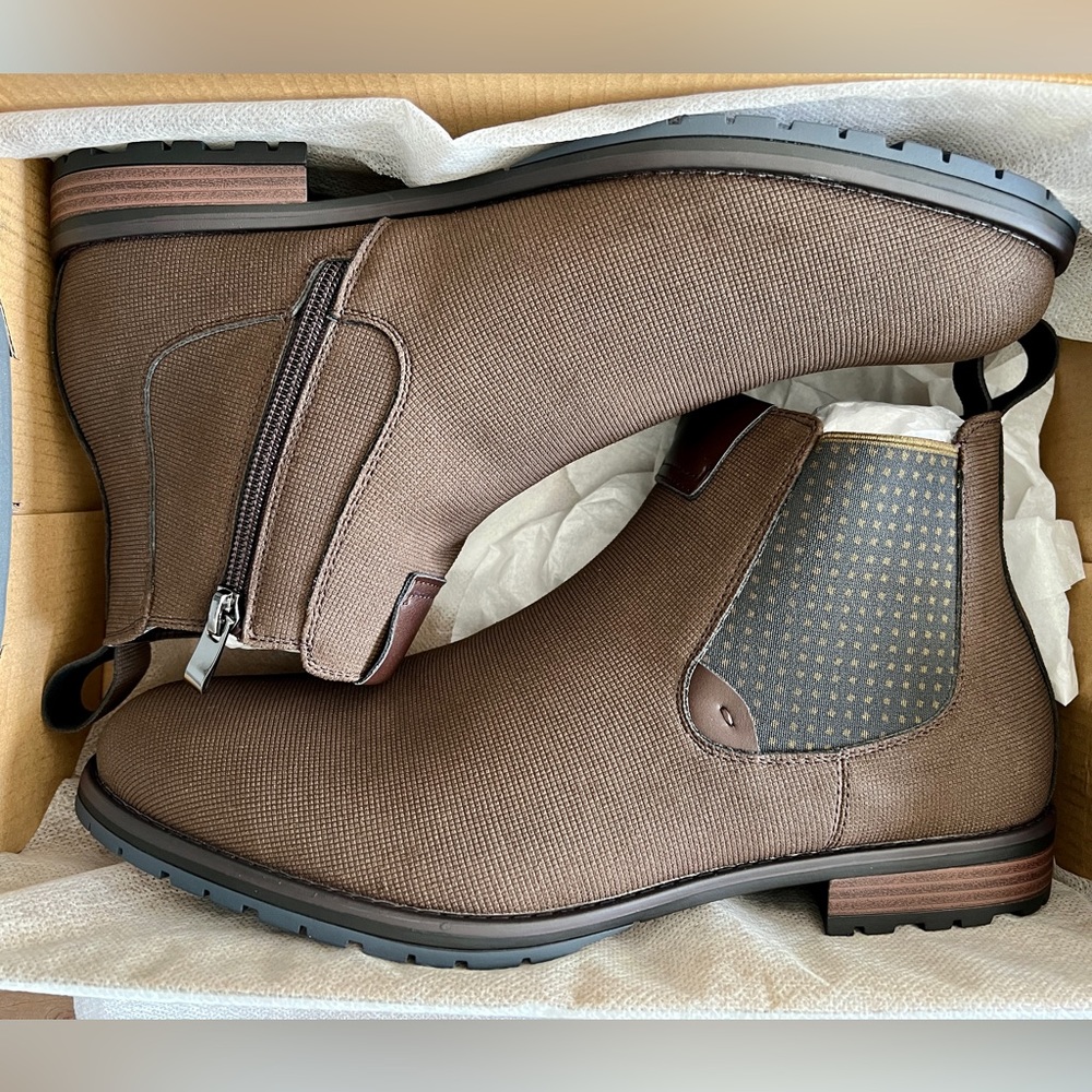 Brand New Never Worn Stacy Adams Oakhurst Brown Chelsea Boot Men’s size 9